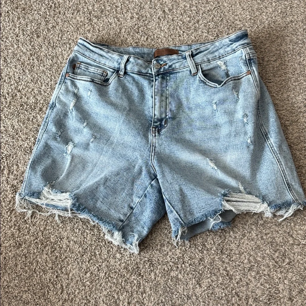 Judy Blue Faded Light Blue Distressed Denim Shorts size 1XL - Picture 1 of 4